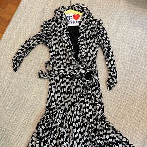 DVF Black and White Patterned Wrap Dress
